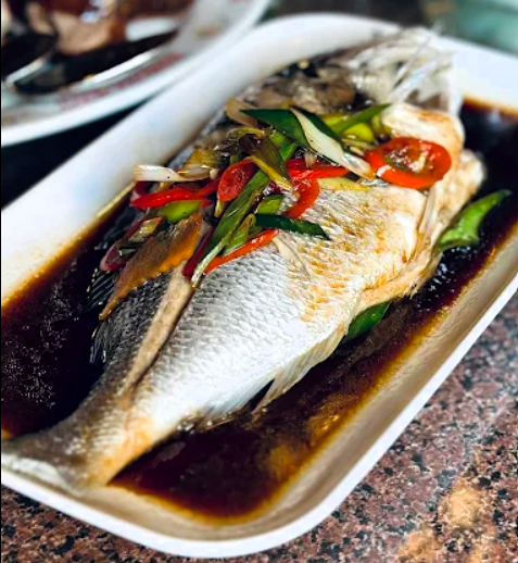 清蒸鱼 Steamed Whole Fish